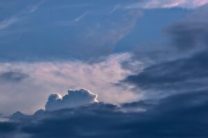 小顔医療の腫れに関する口コミはどこで確認できる？